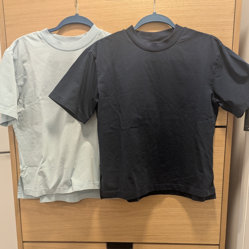 TWO Uniqlo AIRism Cotton Tee Shirts Size Small In Light And Navy Blue